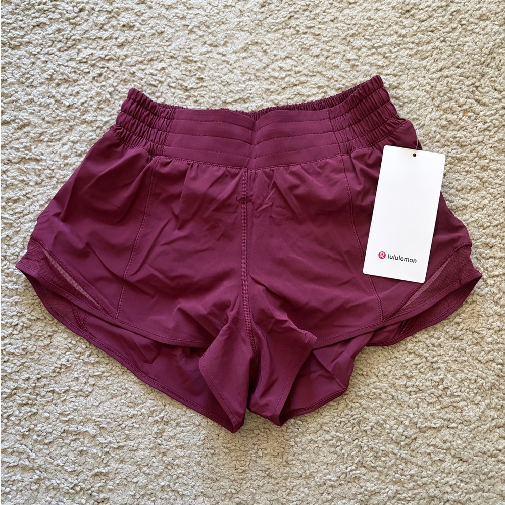 Lululemon - Womens Hotty Hot Short 2.5" Size 4 Reg Burgundy - Lined Athletic Run